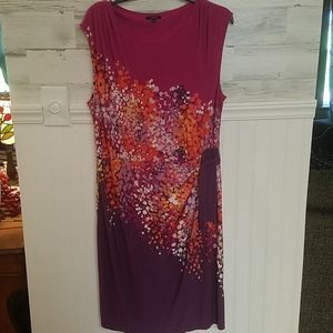 Sleeveless sheath dress